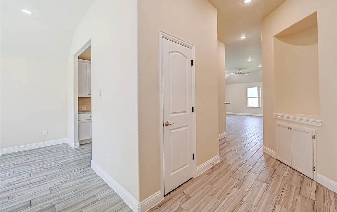 3 bed, 1591 sqft, $2,400 — Photo 4