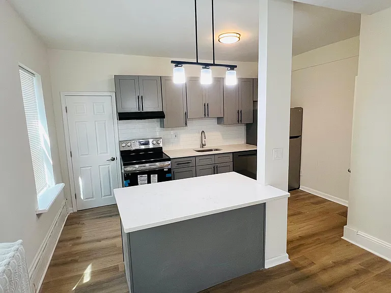 117 Wayne Ave — Photo 4