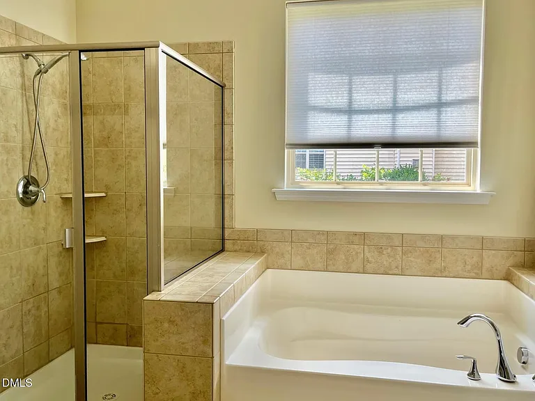 525 Sandy Whispers Pl — Photo 11