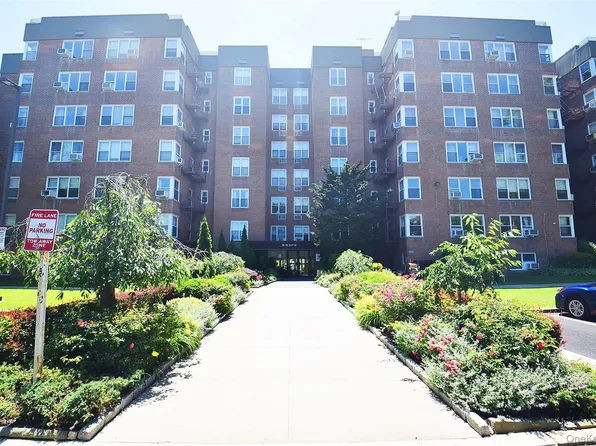 18-70 211th Street #5K, Bayside, NY 11360