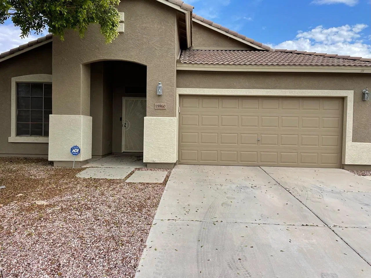 4 bed, 2166 sqft, $1,975 — Photo 3