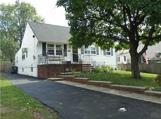 35 Melvin Ave, Iselin, NJ 08830