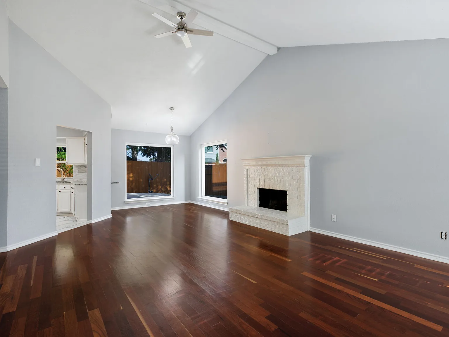 3 bed, 1368 sqft, $2,650 — Photo 4