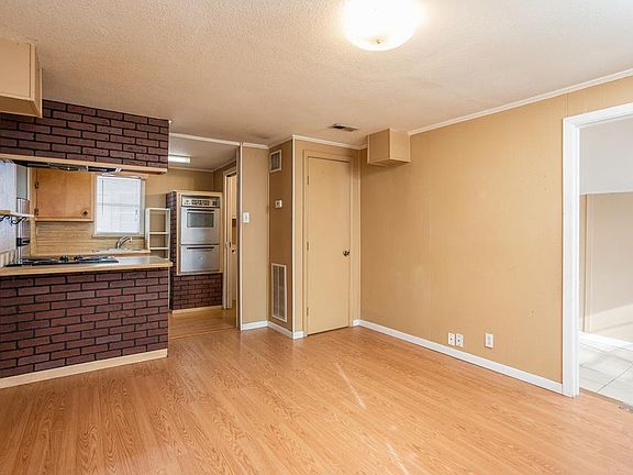 5th image of 612 Tanglewood Ln