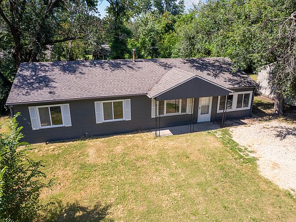 2nd image of 3477 SW Mayo Ave