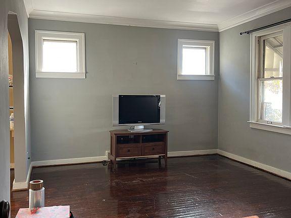 2nd image of 1348 Beaconsfield Ave