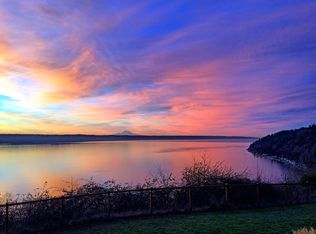 4421 Glacier Pond Ln, Clinton, WA 98236