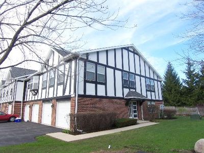 146 W Golf Rd APT C, Libertyville, IL, 60048