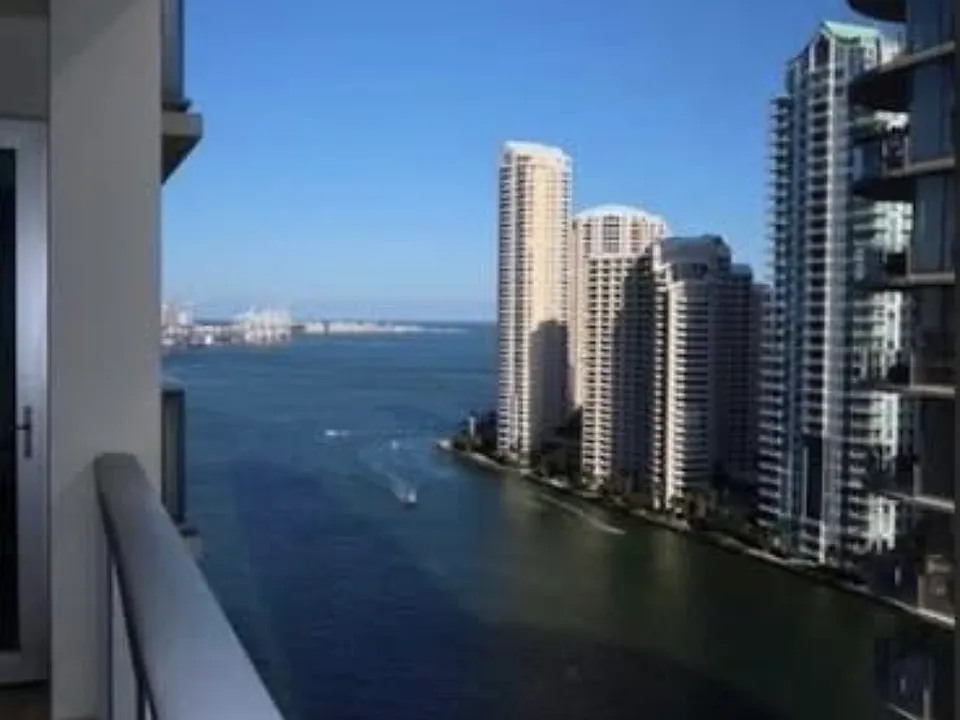 300 Biscayne Blvd #1902