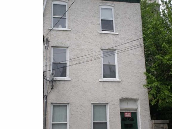 2nd image of 230 Hermitage St #B