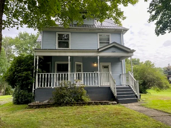 206 E Washington St, Albion, PA 16401