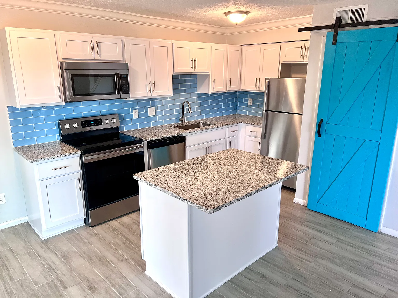379 Ahern Street — Photo 1