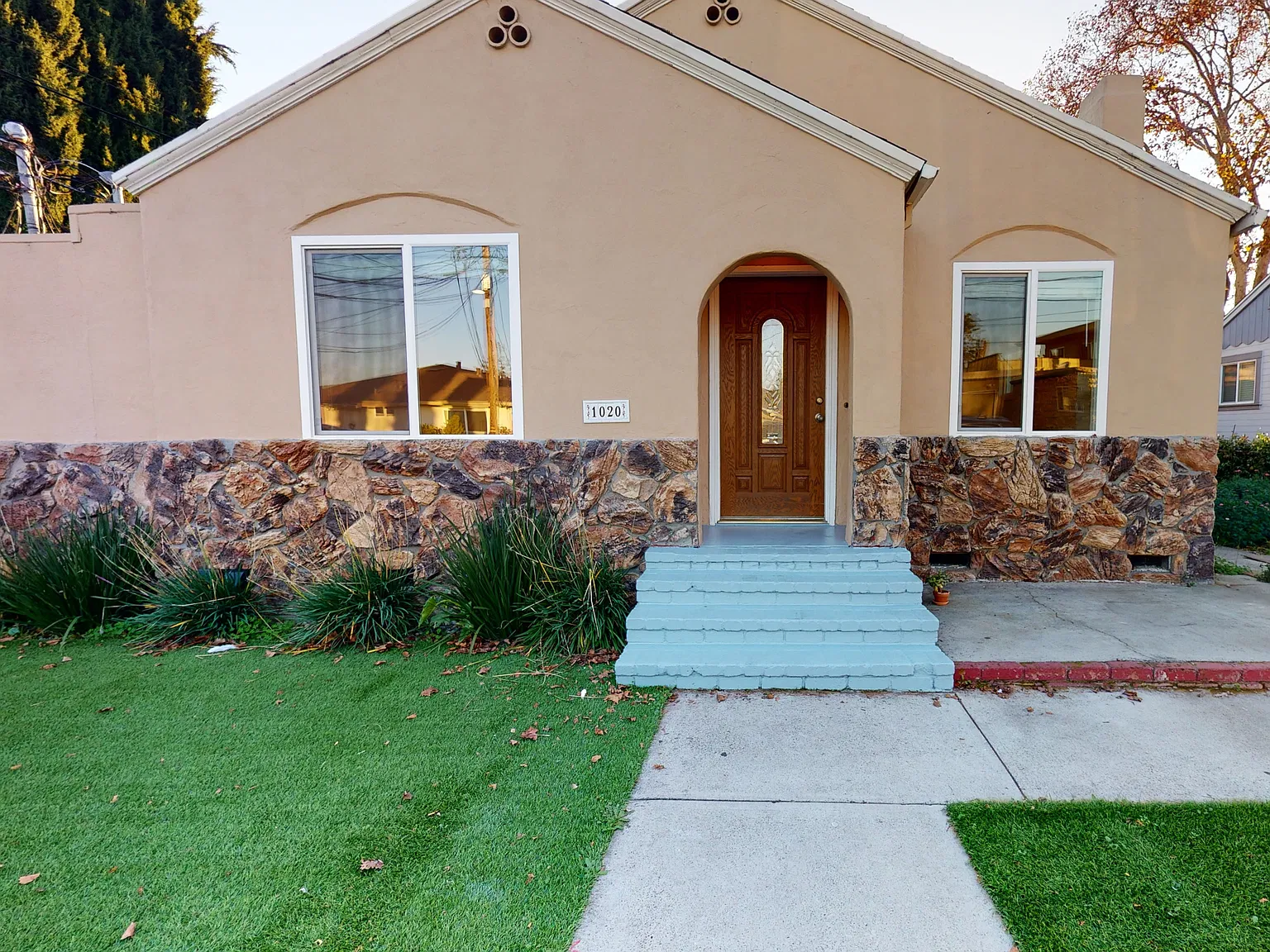 2 bed, 1100 sqft, $4,999 — Photo 2