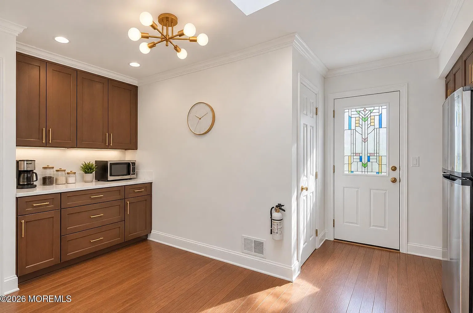 5 bed, 3.5 bath, 1741 sqft, $5,000 — Photo 3