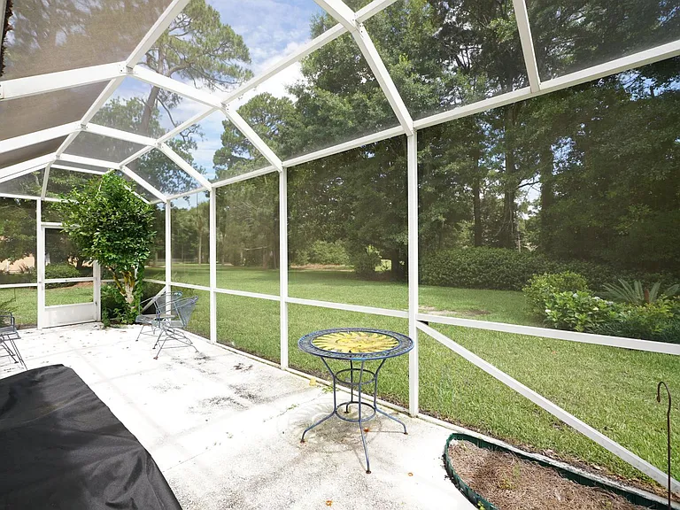 1534 Glenlake Cir — Photo 46