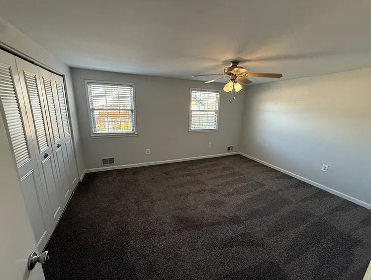 Longview — Photo 159