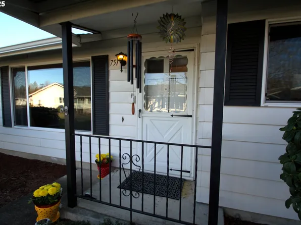 751 NE Fleming Ave #C-20, Gresham, OR 97030