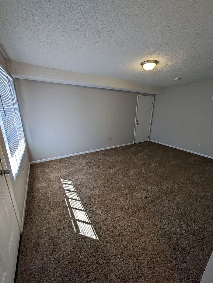 2 bed, 1.5 bath, 1100 sqft, $1,095 — Photo 2