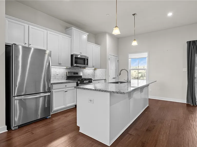 3037 Mahican Cir — Photo 6