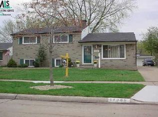 17346 Moors Ave, Fraser, MI 48026