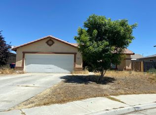 820 Bora Bora Ln, Bakersfield, CA