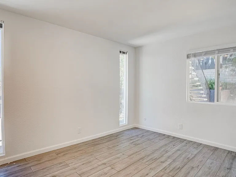 124 Farragut Ave — Photo 72