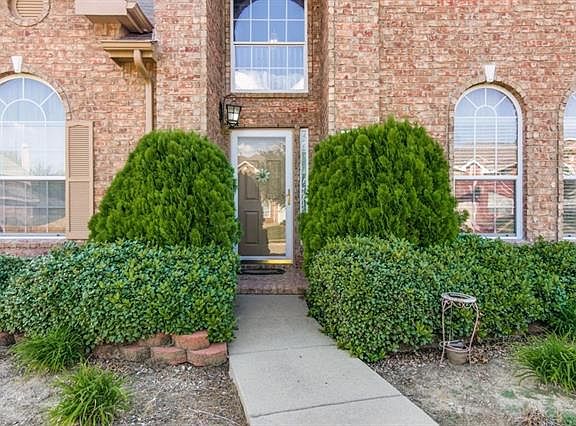 2nd image of 4609 Carlton Dr