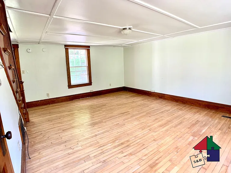 102 Northfield St — Photo 8
