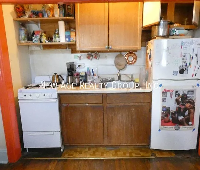 4816 Cedar Ave #3R — Photo 2