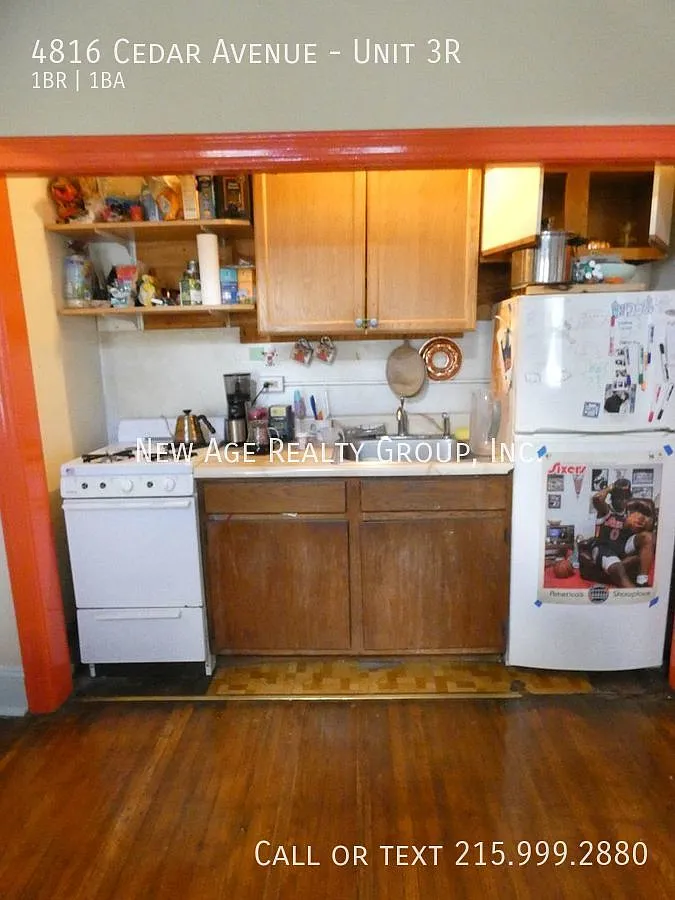Building Photo - 4816 Cedar Ave #3R