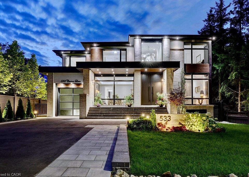 1st image of 533 Carson Ln