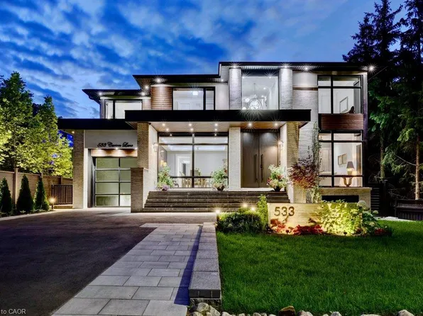 533 Carson Ln, Oakville, ON L6J 6M3