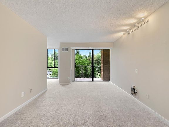 4th image of 2300 Pimmit Dr APT 404