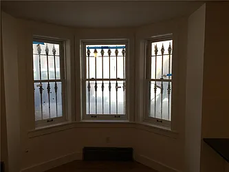 Rented by R New York