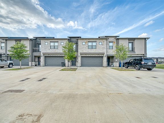 2nd image of 528 Hayes Ln