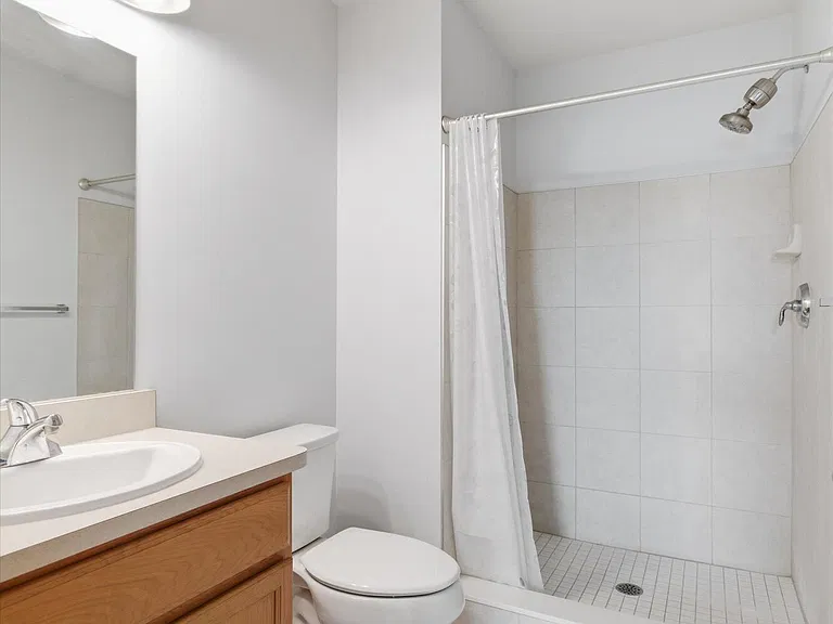 1304 Riversedge Dr — Photo 35