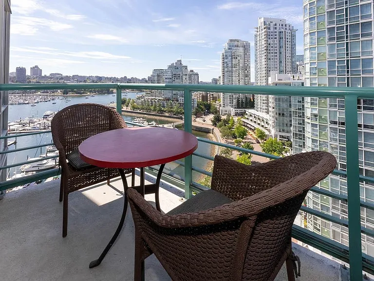 1067 Marinaside Cres #1703 — Photo 12