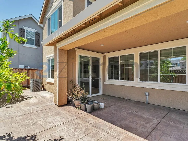 1483 S Barker St — Photo 46