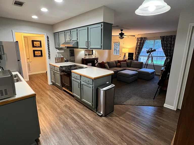 2250 Remington Rd — Photo 8