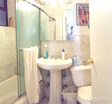 Rented by Manhattan Connection | media 42