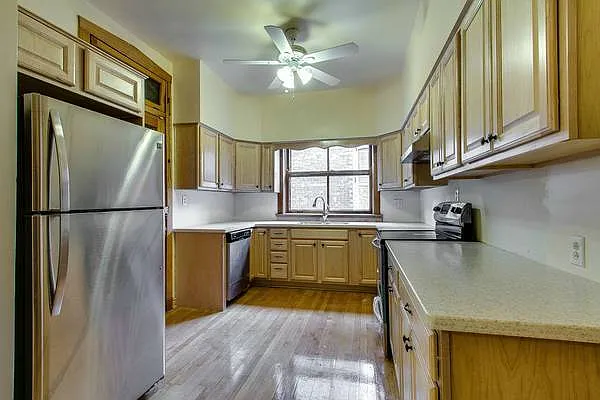 1350 E Hyde Park Blvd #2E — Photo 4