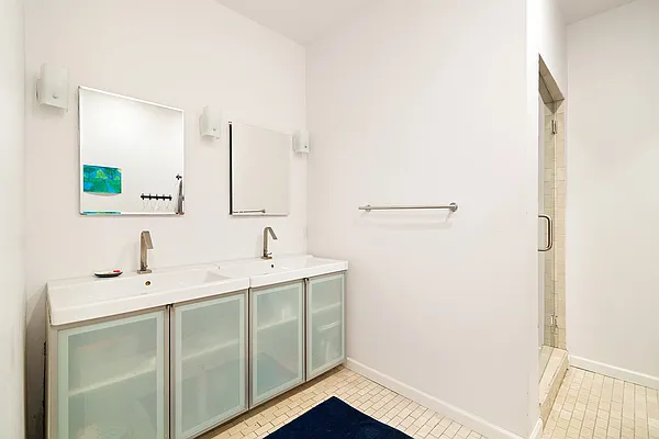 Rented by Compass | media 25