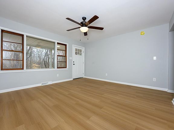 4th image of 2640 Mayflower Dr