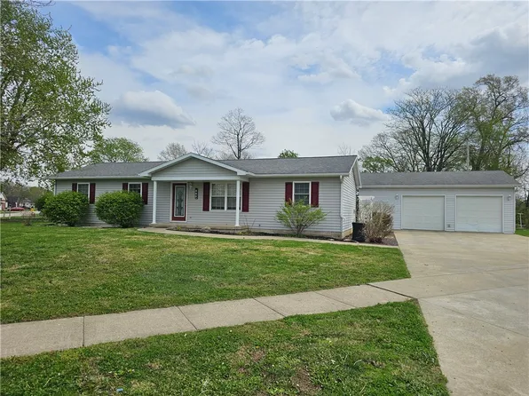 302 S Mill St, Greenup, IL 62428