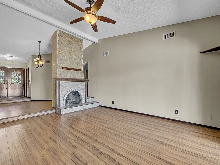 6975 Obannon Dr — Photo 4