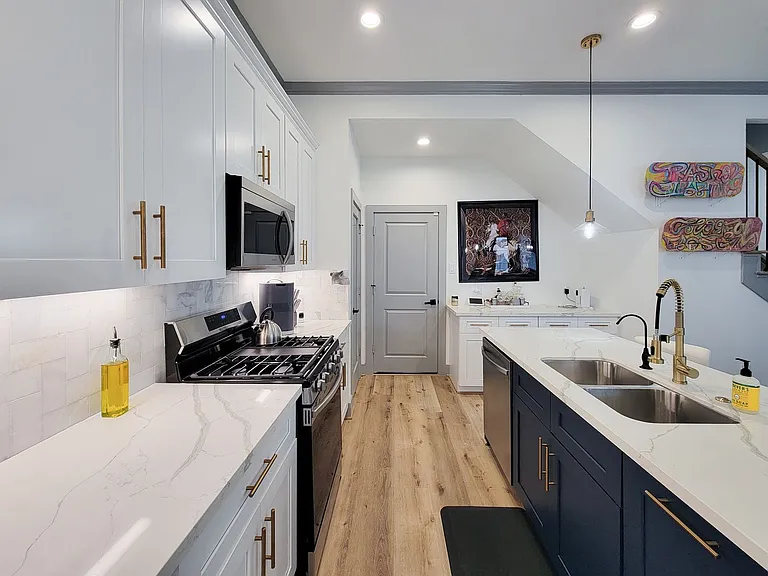 6520 Couch St — Photo 22