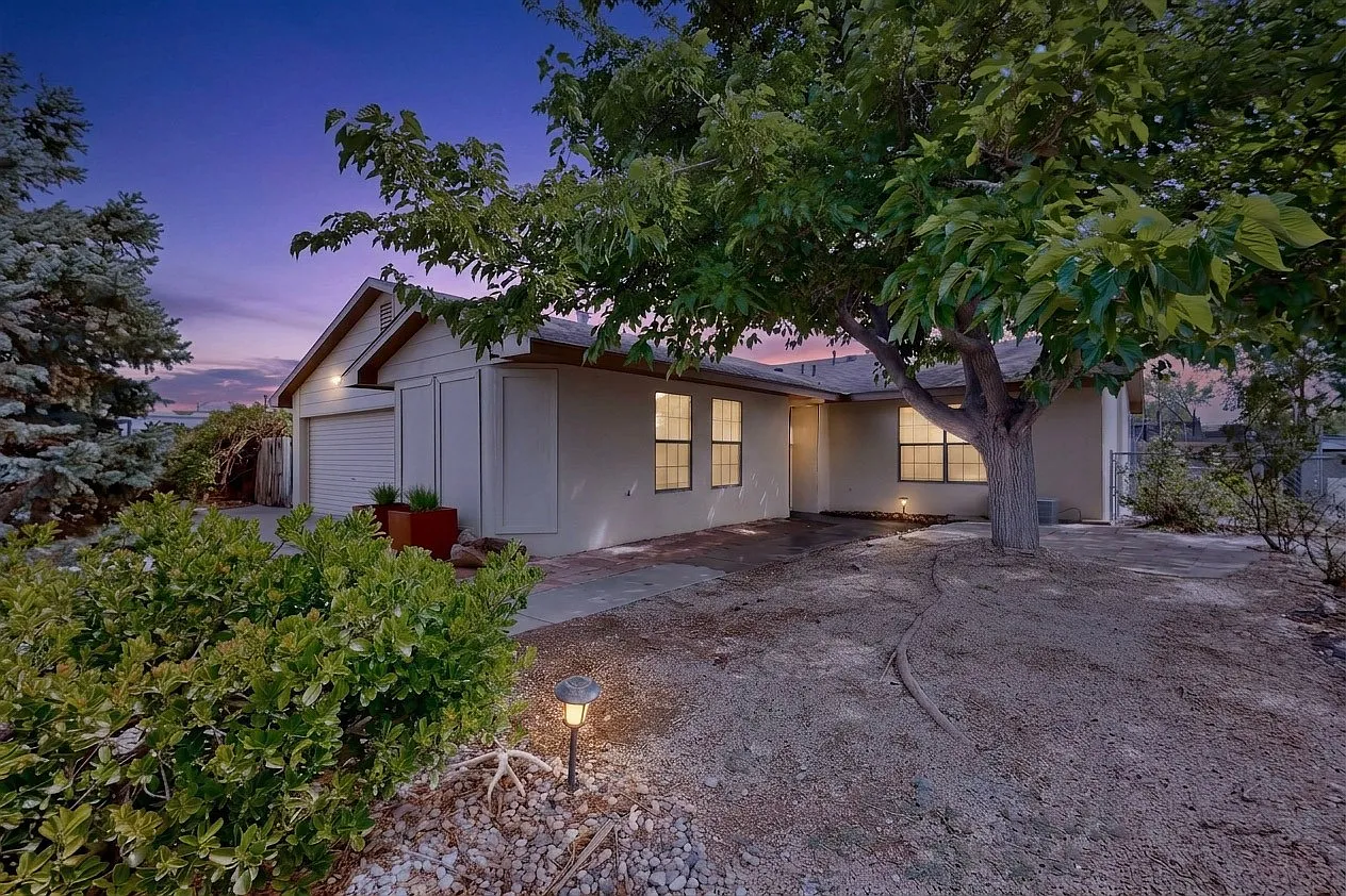 4 bed, 1700 sqft, $2,600 — Photo 2