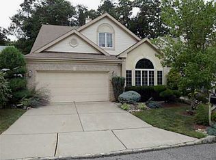 9 Whitehall Rd, Monroe Township, NJ 08831