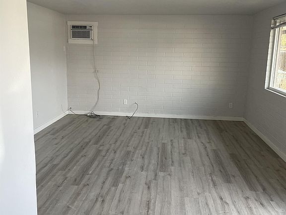 3rd image of 3114 Iowa Ave #2