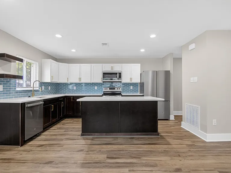 115 Mitchell Street — Photo 3